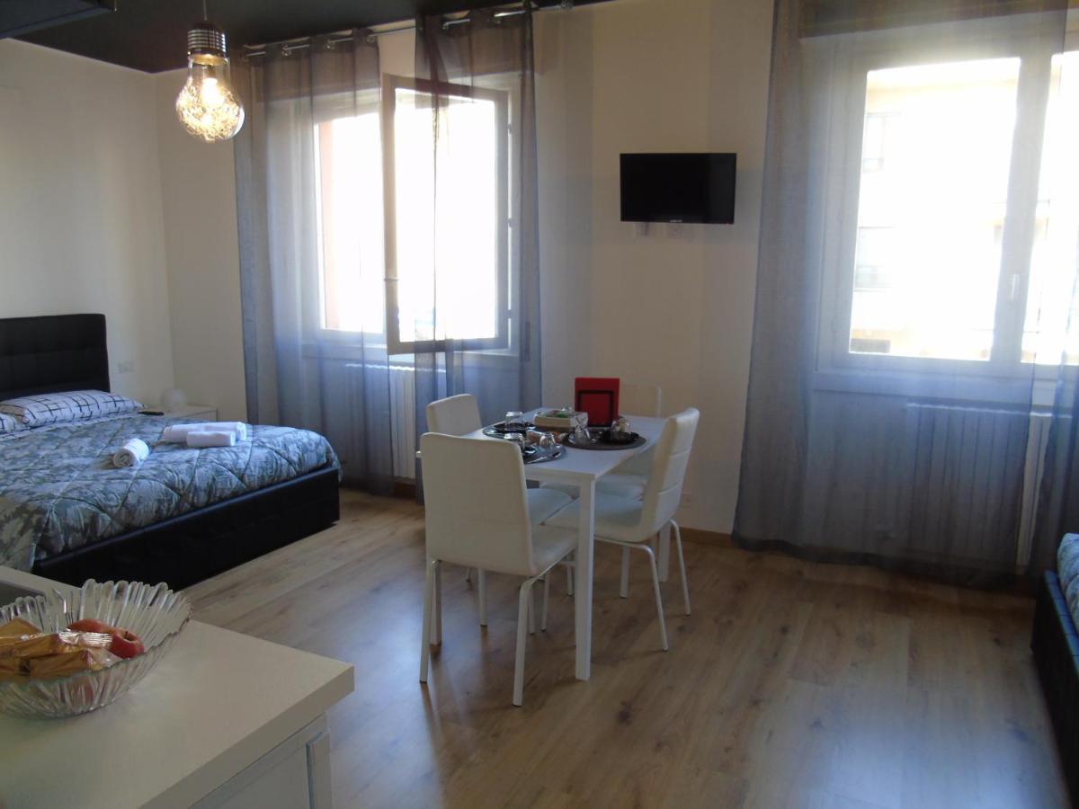 Hotel Casa Leonardo Airport à Azzano San Paolo Extérieur photo