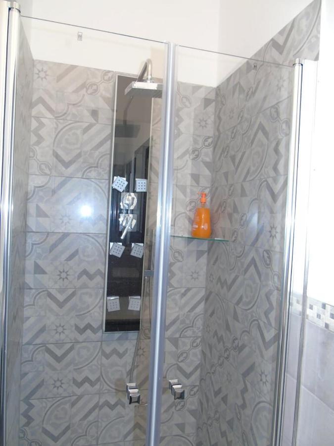 Hotel Casa Leonardo Airport à Azzano San Paolo Extérieur photo