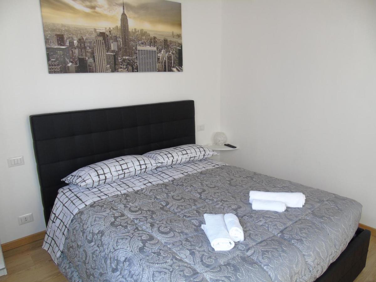 Hotel Casa Leonardo Airport à Azzano San Paolo Extérieur photo
