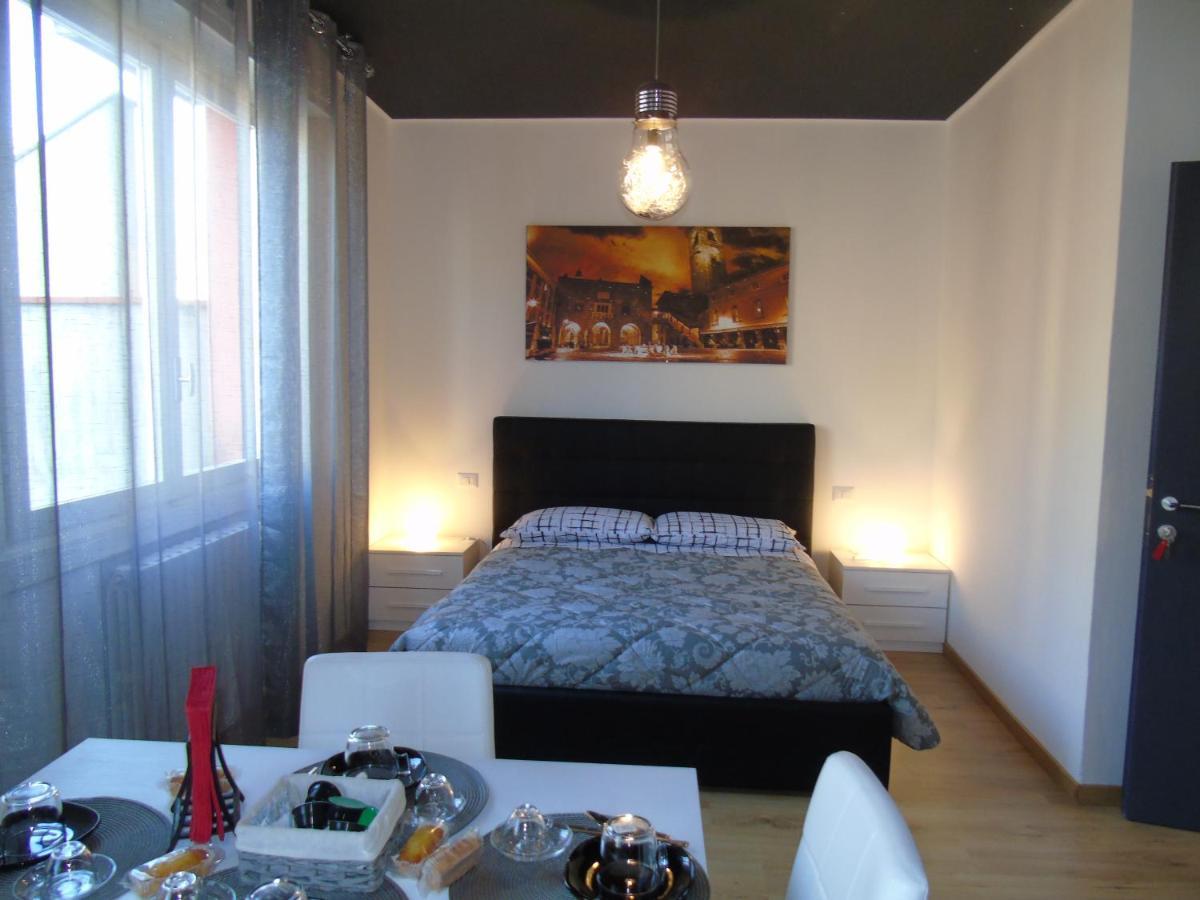 Hotel Casa Leonardo Airport à Azzano San Paolo Extérieur photo