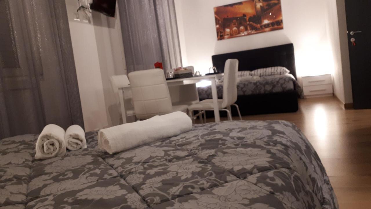 Hotel Casa Leonardo Airport à Azzano San Paolo Extérieur photo