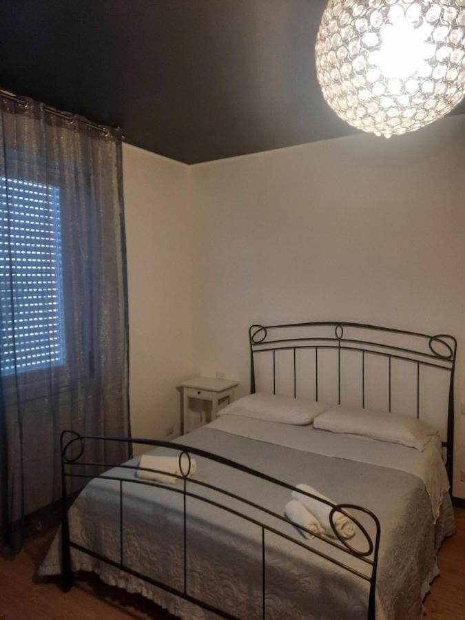 Hotel Casa Leonardo Airport à Azzano San Paolo Extérieur photo