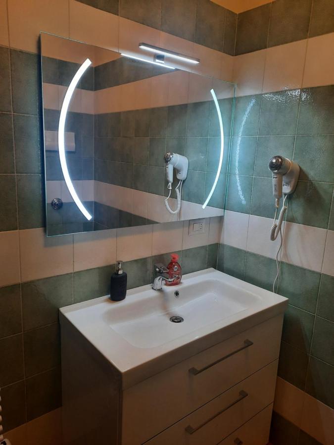 Hotel Casa Leonardo Airport à Azzano San Paolo Extérieur photo