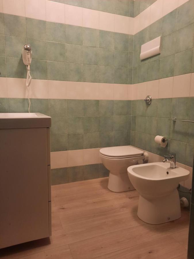 Hotel Casa Leonardo Airport à Azzano San Paolo Extérieur photo